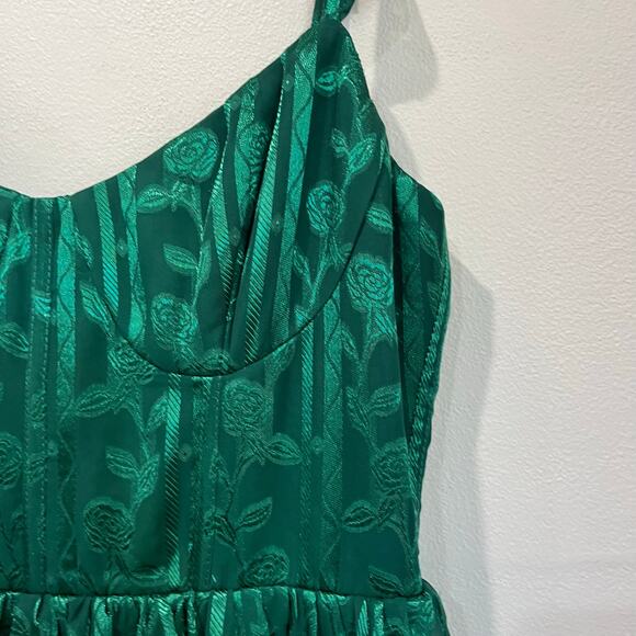 Lulus Glory Hunter Green Floral Jacquard Tiered Maxi Dress NWT Sz S - Picture 8 of 11